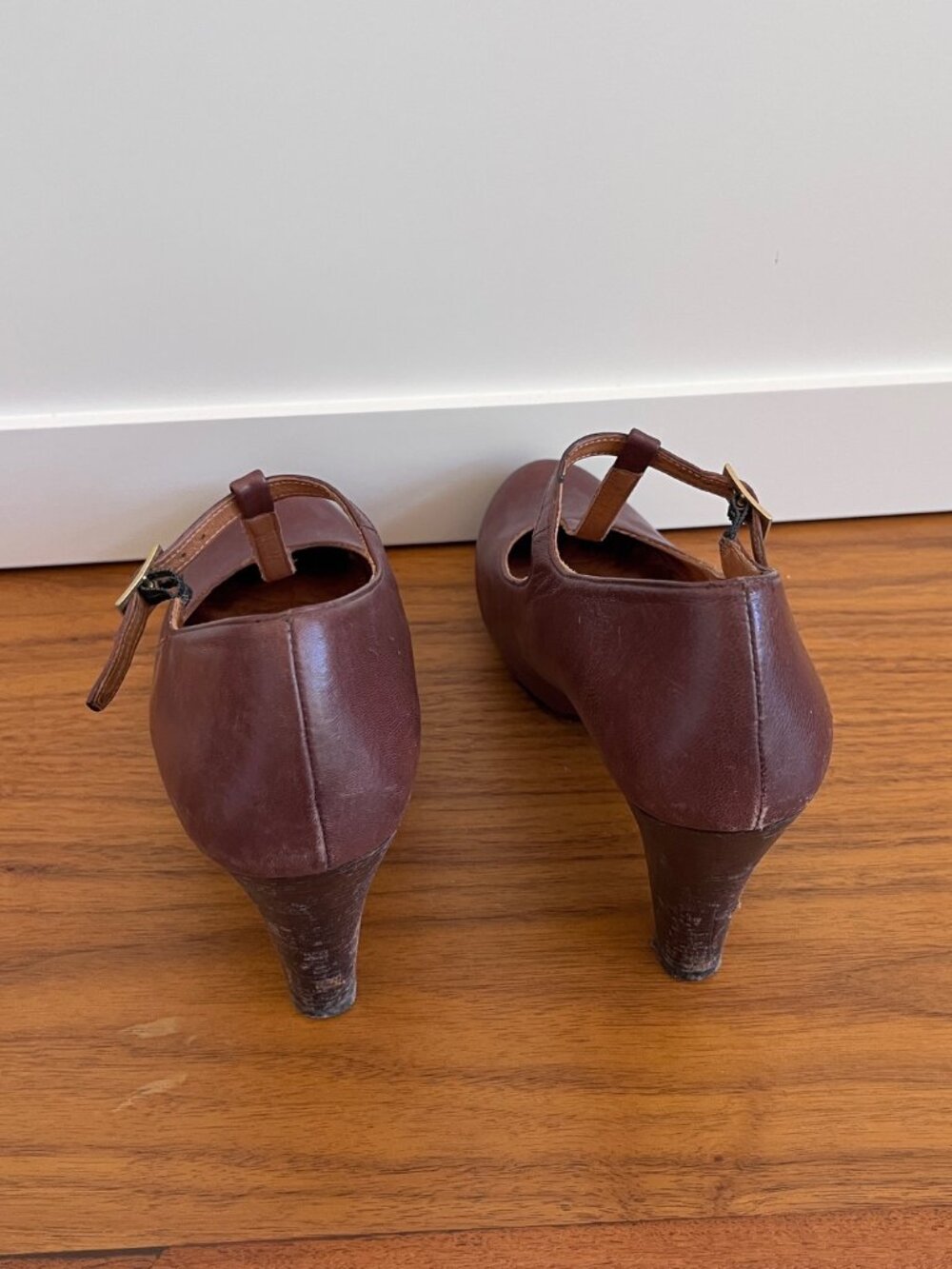 Chie Mihara T-strap Mary Janes 38 (7.5 to 8) - Picture 2 of 3